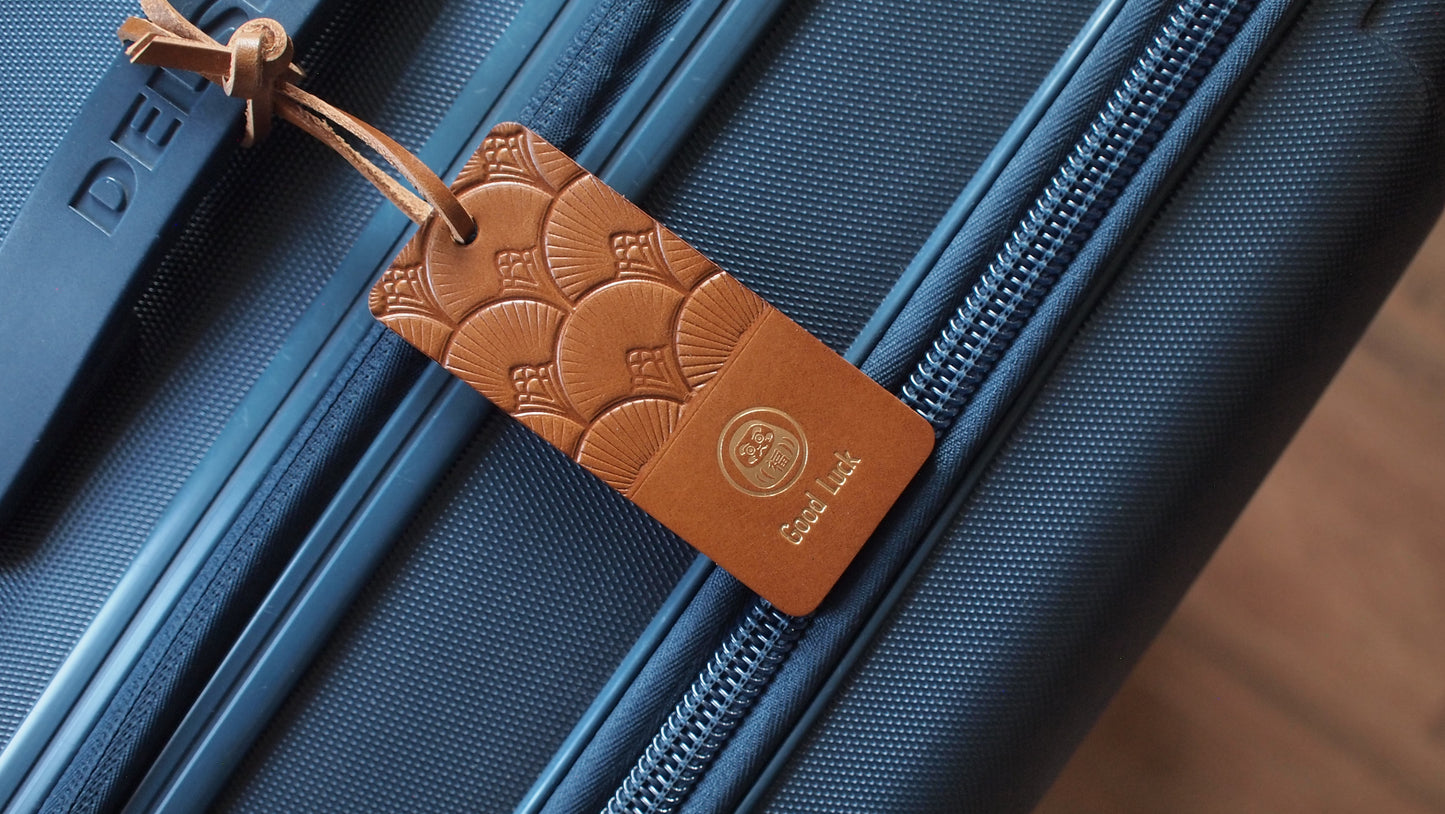 Customized lucky cat leather luggage tag / bookmark (can be engraved)