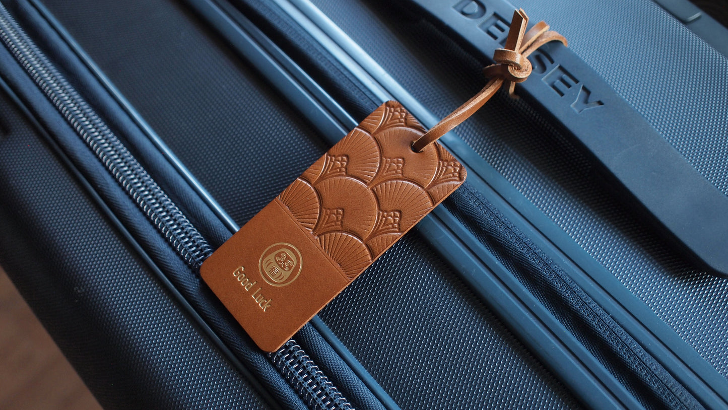 Customized lucky cat leather luggage tag / bookmark (can be engraved)